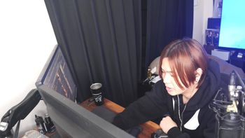 Larkizの配信のサムネイル画像